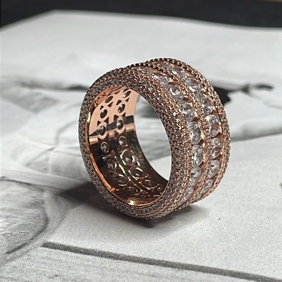 Men’s rose gold infinite ring - Picture 3 of 7